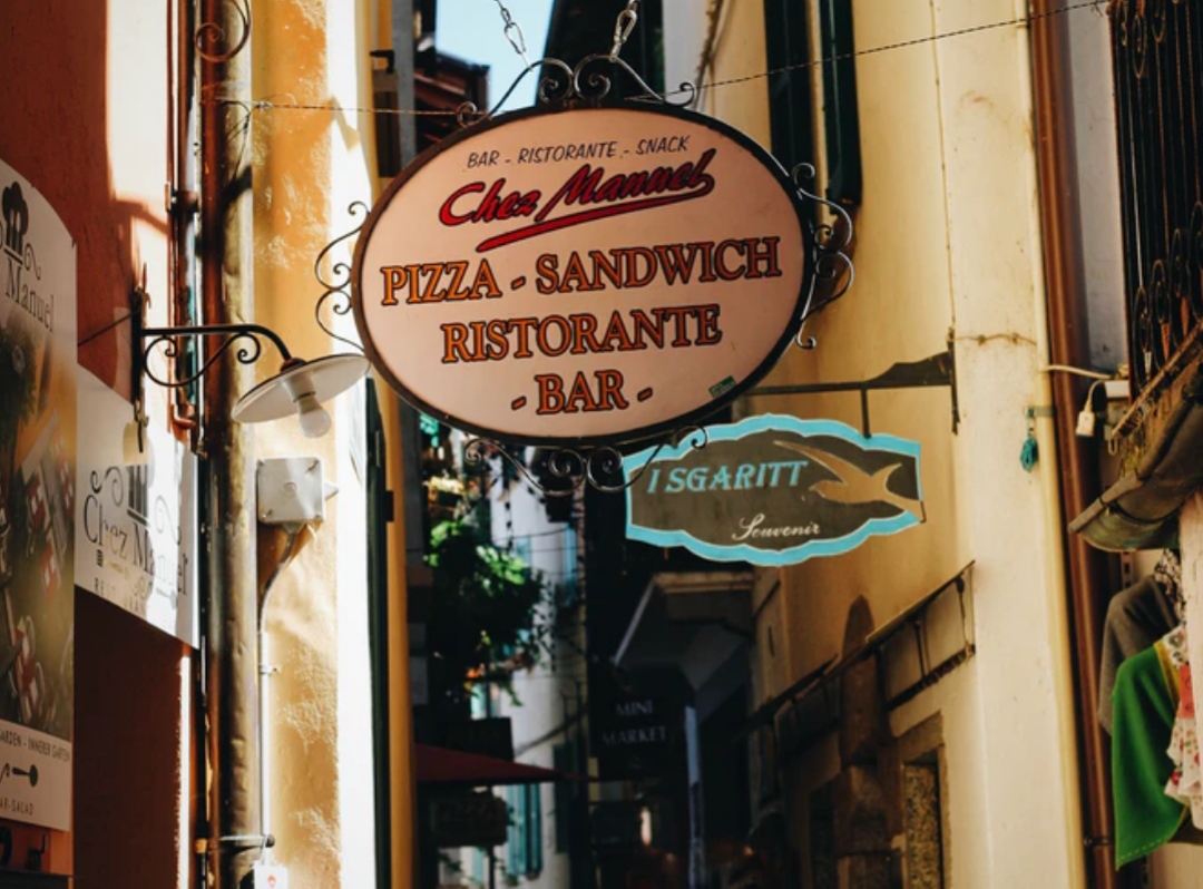 Top 5 Benefits of Business Awnings Signage