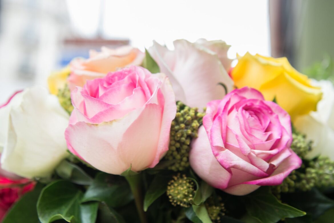 What Factors To Consider While Ordering Flowers Online